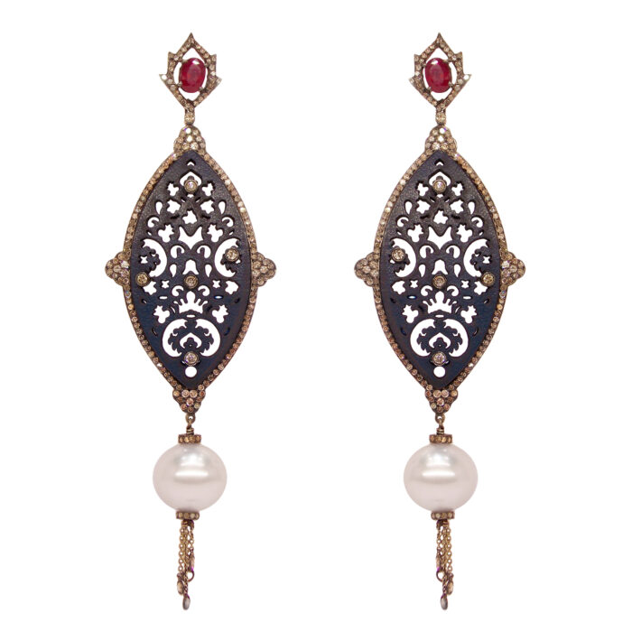 E235 – Λευκά Διαμάντια 3,20Ct – Ρουμπίνια 2,40Ct – Μαργαριτάρια Νοτίων Θαλασσών 13-14mm