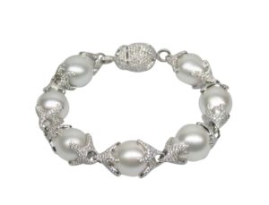 Bridal jewelry με μαργαριτάρια για κομψή νυφική εμφάνιση