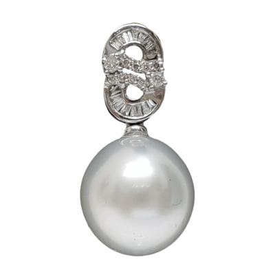 P065 – Brilliant Cut Diamonds 0,06Ct – Baguette Cut Diamonds 0,06Ct – South Sea Pearl 11,3mm