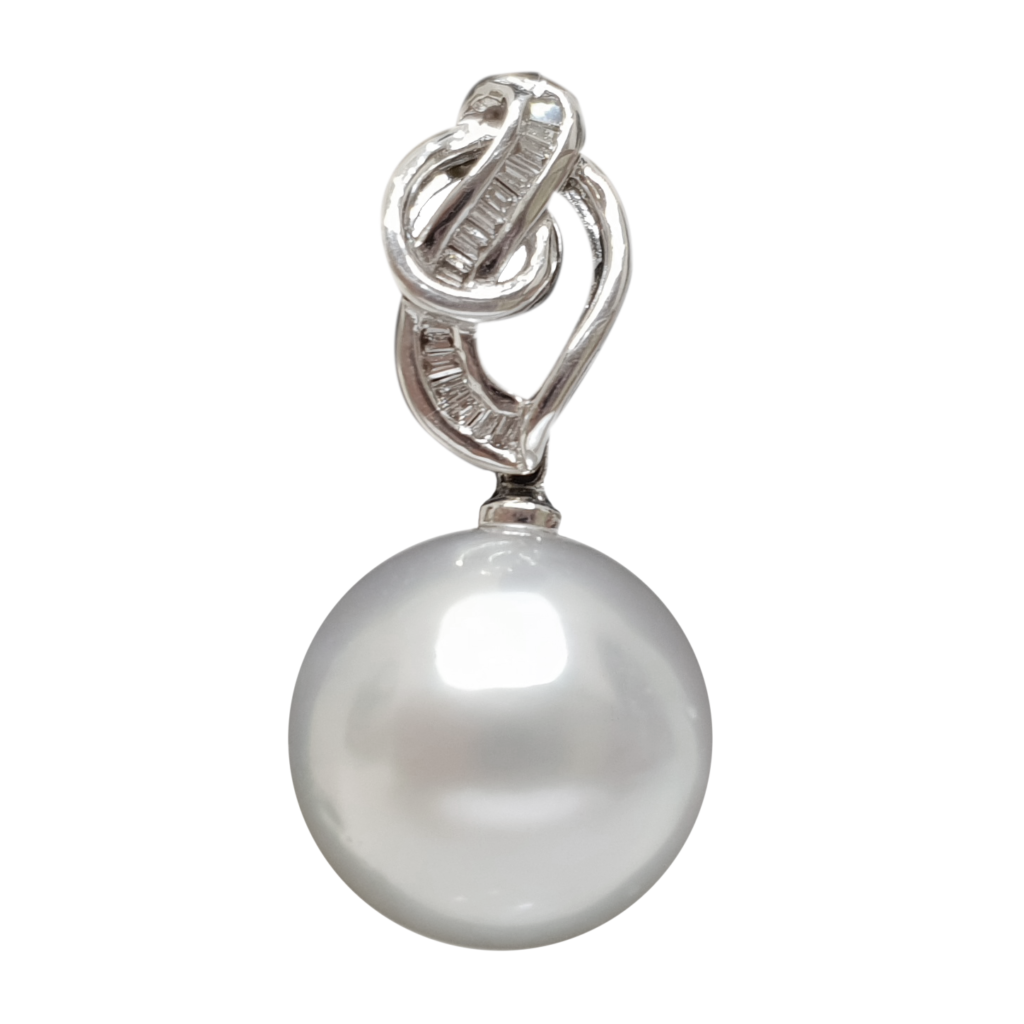 P074 – Baguette Cut Diamonds 0,05Ct – South Sea Pearl 12-13mm