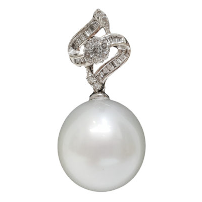 P063 – Brilliant Cut Diamonds 0,09Ct – Baguette Cut Diamonds 0,08Ct – South Sea Pearl 12,5mm