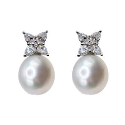 E054-Brilliant Cut White Diamonds 0.63 Ct – Pear Cut Diamond 1.29 Ct – South Sea Pearls 11-12 mm