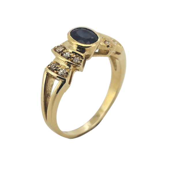 DR042- Δαχτυλίδι με Ζαφείρι και Λευκά Διαμάντια