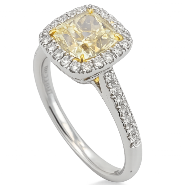 DR056- Δαχτυλίδι με Κίτρινα Διαμάντια Cushion Cut 2.02 Cts-  Λευκά Διαμάντια Brilliant Cut 0.74Cts