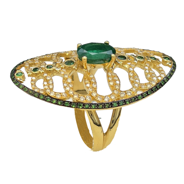 DR070- Δαχτυλίδι με Σμαράγδι 1.36 Cts -Τσαβορίτες 0.42 Cts- Λευκά Διαμάντια 0.57 cts -Κίτρινος Χρυσός Κ18