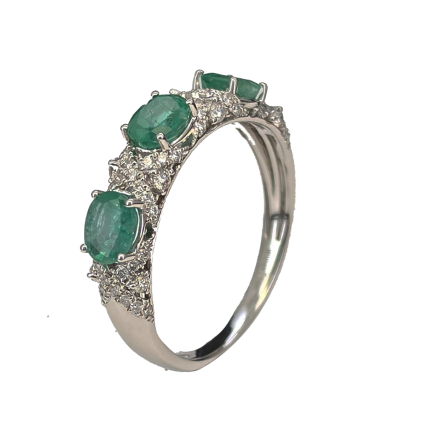DR072- Δαχτυλίδι με Σμαράγδια 0.90Cts -Λευκά Διαμάντια 0.30 Cts- Λευκός Χρυσός Κ18