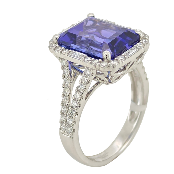 DR077- Δαχτυλίδι με Τανζανίτη Octagon Cut 7.26 Cts & Λευκά Διαμάντια 0.86 Cts