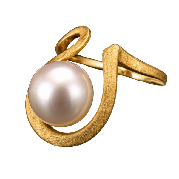 R299- Ring with yellow gold and South Sea Pearls 12-13 mm