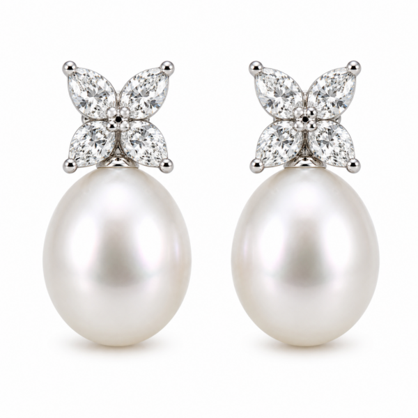 E054- Brilliant Cut Diamonds 0,63 Ct- Pear Cut Diamonds 1.29 Ct- South Sea 11-12 mm